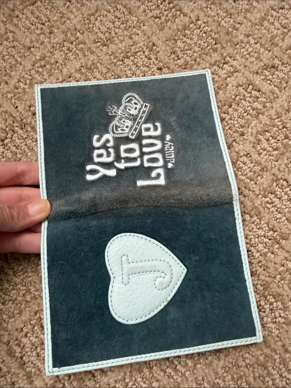 Juicy Couture 'Yes to Love' Velvet passport case - Gray/Teal